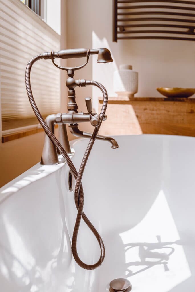 Best Ways To Create A Luxurious Bathroom Experience While Glamping